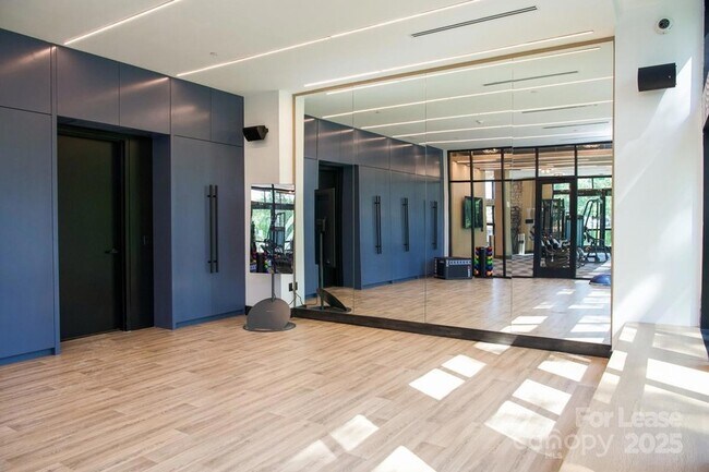 Building Photo - 9132 Senator Royall Dr