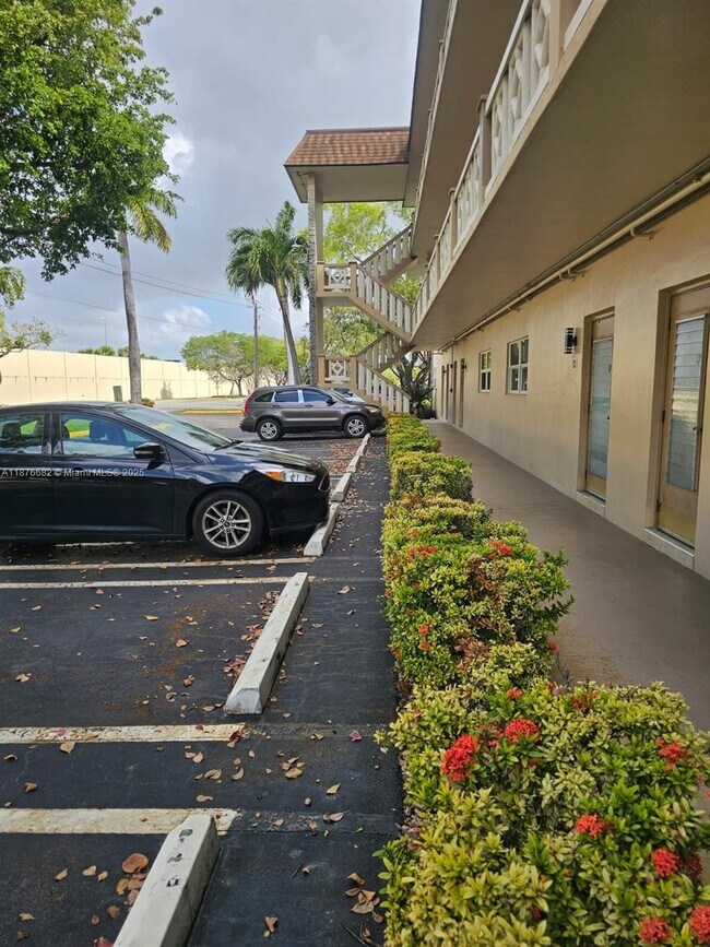 Building Photo - 3430 NW 52nd Ave