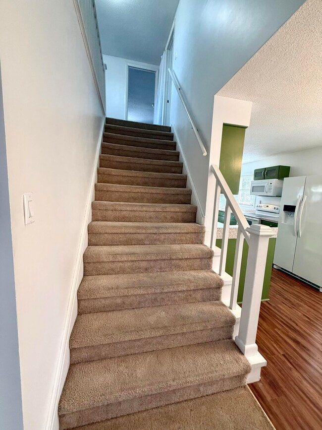 Building Photo - 1405 Webb Ridge Rd