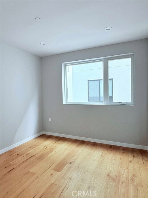 Building Photo - 1729 S Barrington Ave