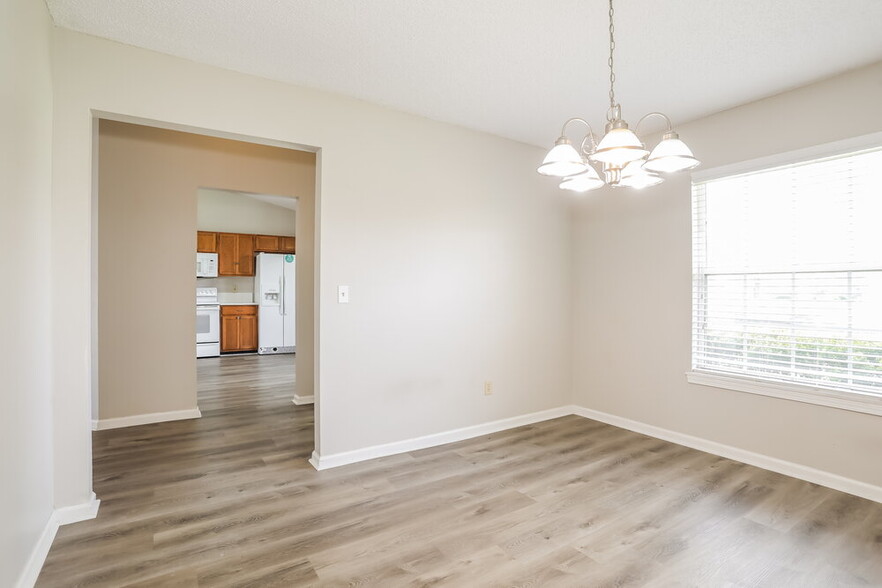 Building Photo - 3183 Olde Sutton Parke Dr