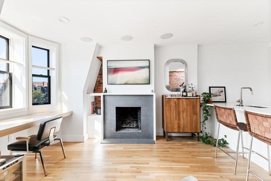 Building Photo - 75 Appleton St