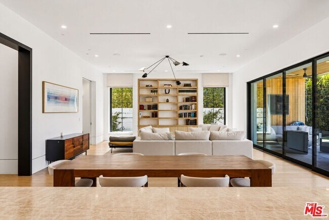 Building Photo - 9206 Monte Mar Dr