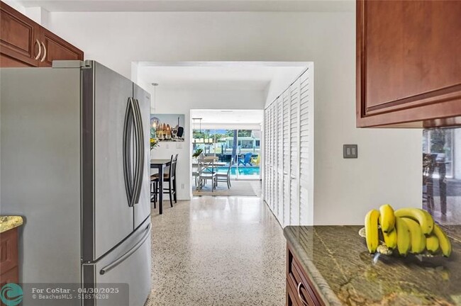 Building Photo - 3230 S Terra Mar Dr