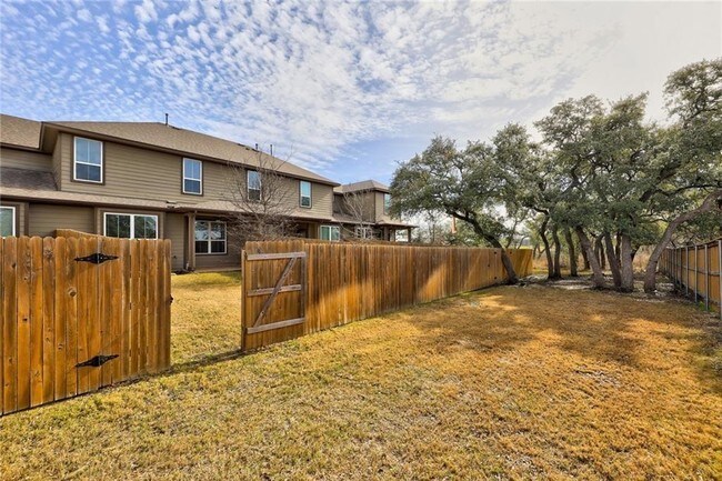 Building Photo - 13400 Briarwick Dr