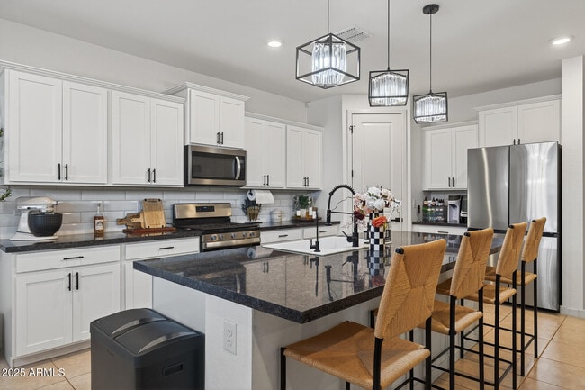 Building Photo - 36810 N Camarillo Dr