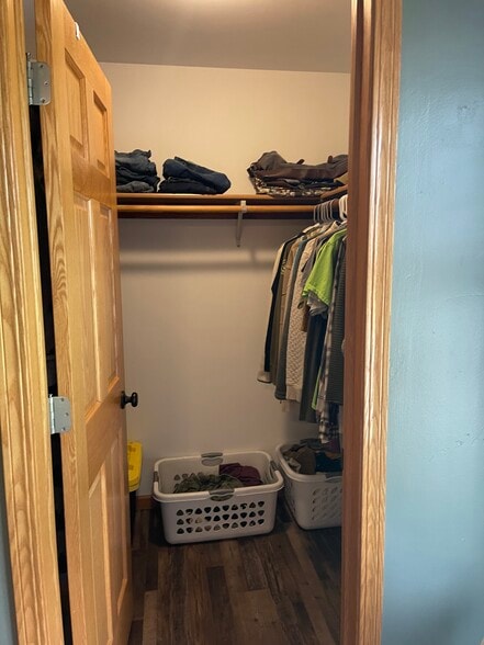 Building Photo - 5451 North Ave