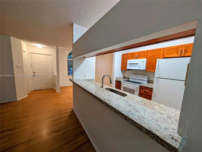 Building Photo - 10630 SW 157th Ct