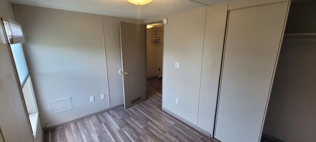 Building Photo - 3 Bedroom Manufactured Home
