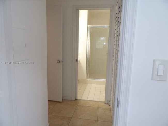 Building Photo - 4828 N State Rd 7