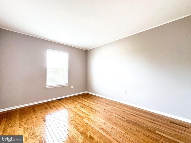 Building Photo - 1702 Old Mill Ct