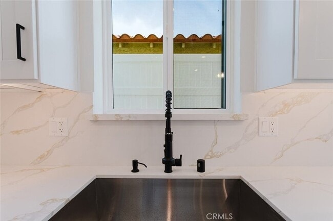 Building Photo - 6327 Ranchito Ave