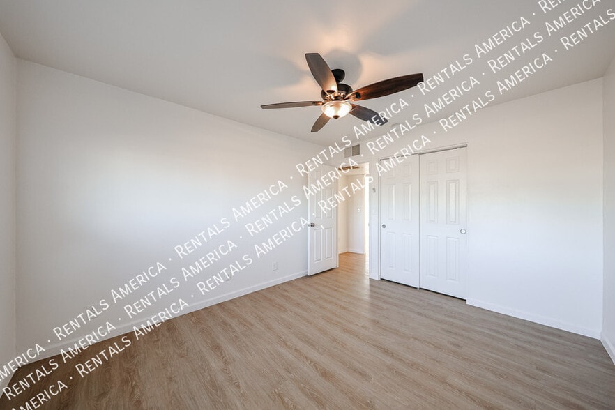 Building Photo - 601 N 73rd Pl