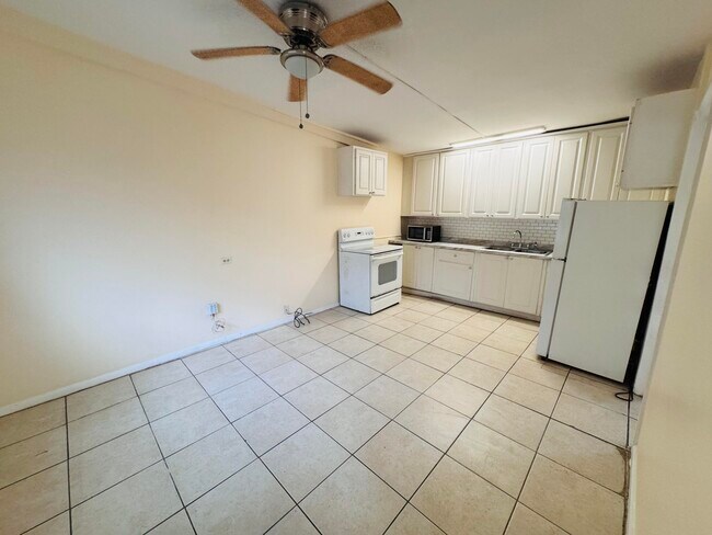 Building Photo - 830 Valley Forge Rd