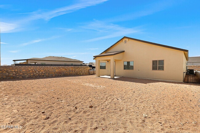 Building Photo - 12616 Zollinger Ave