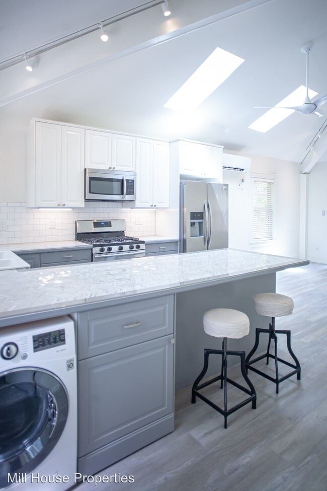 Building Photo - 113 Barclay Rd