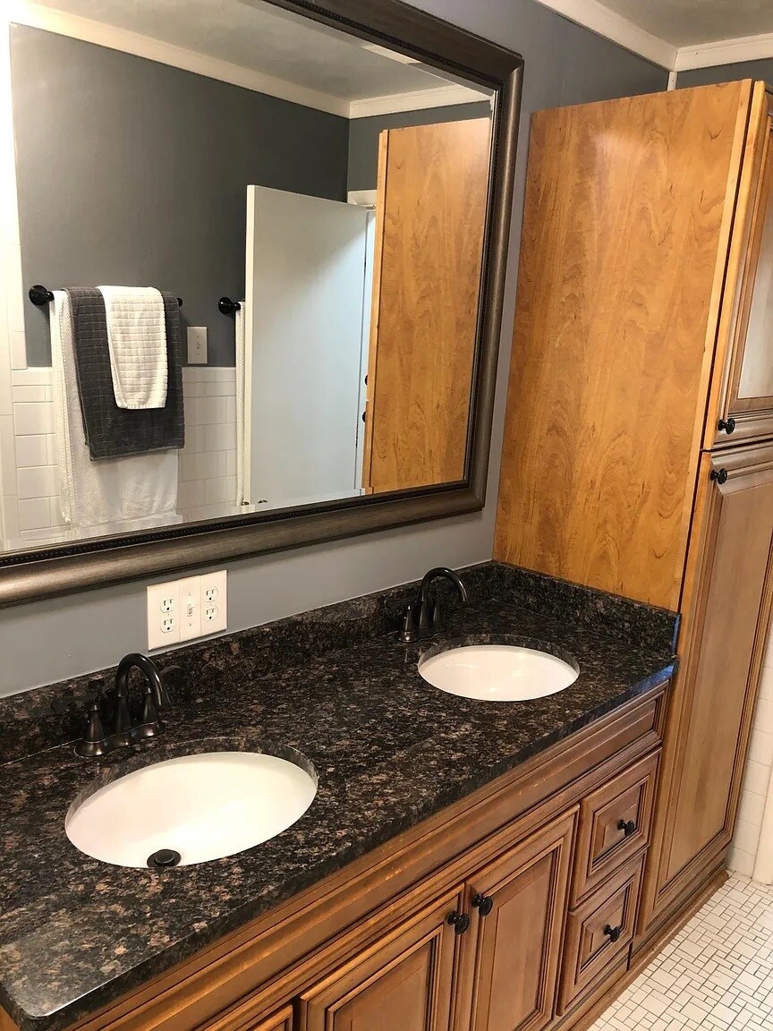 Building Photo - 131 N Hillsdale Dr