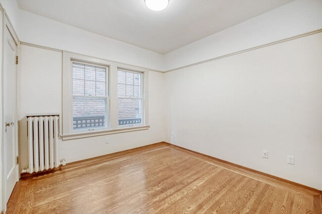 Building Photo - Capitol Hill Home