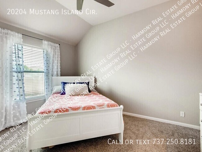 Building Photo - 20204 Mustang Island Cir