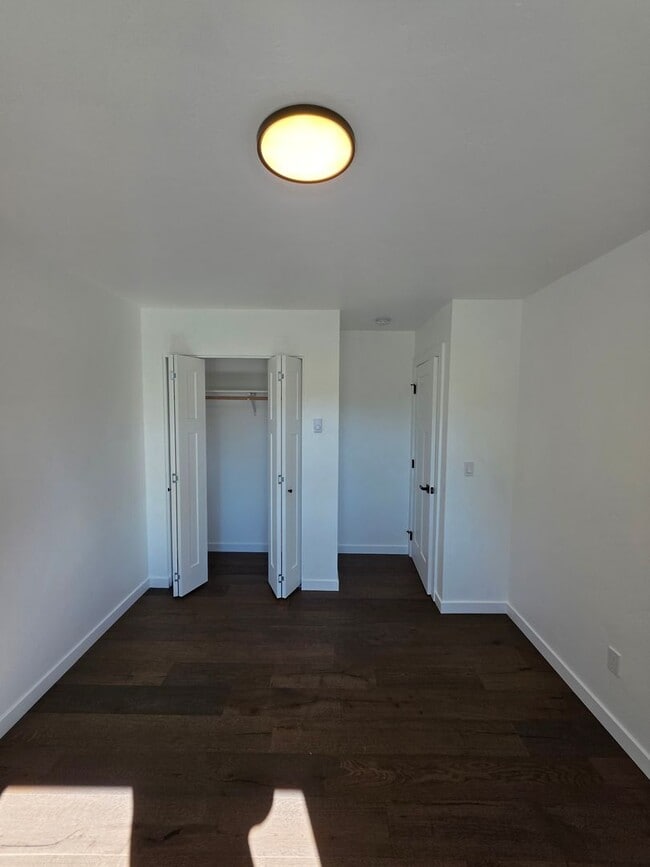 Building Photo - Perfectly remodeled 3BDR/1BA Single-level ...
