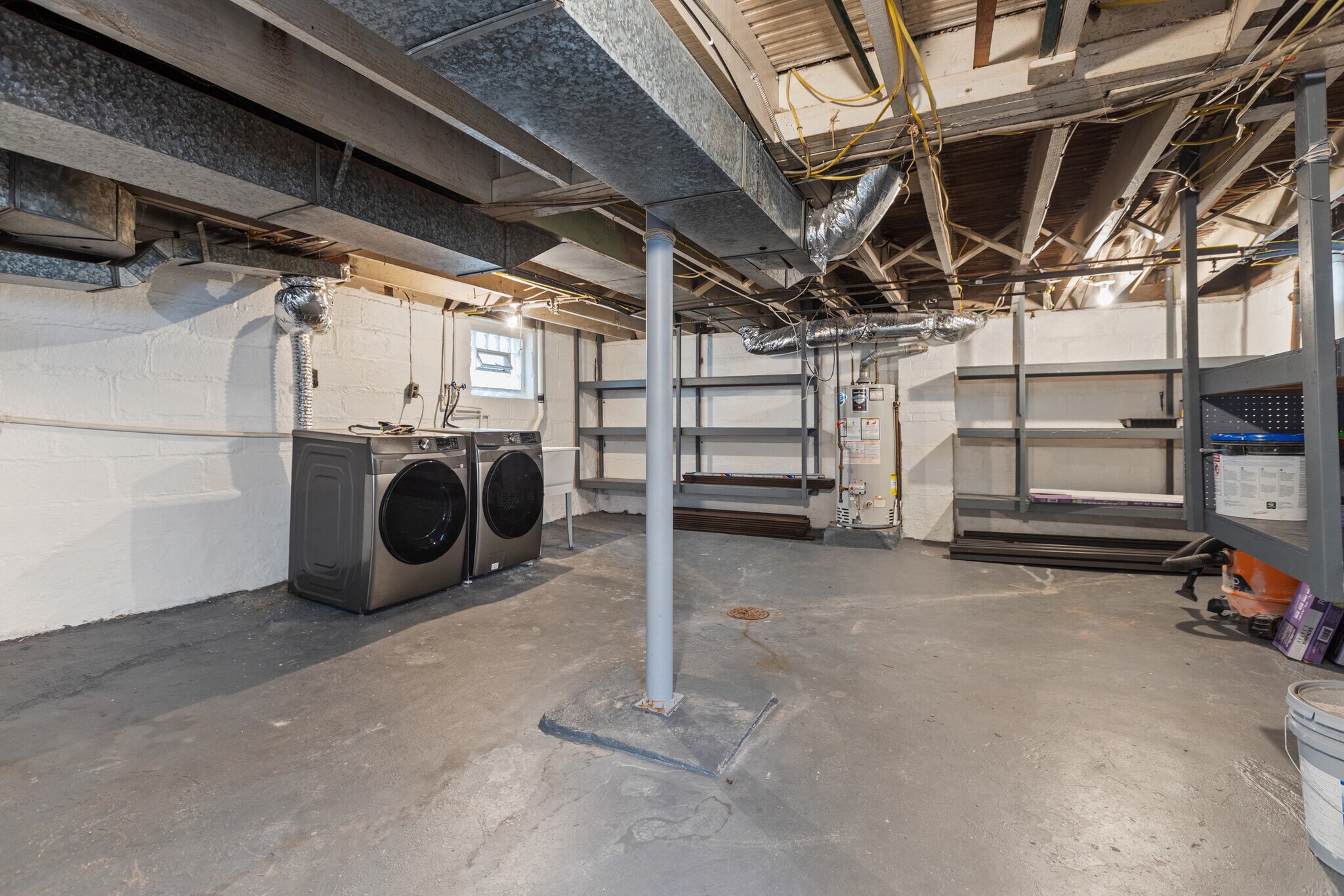 Building Photo - 746 Loretta St