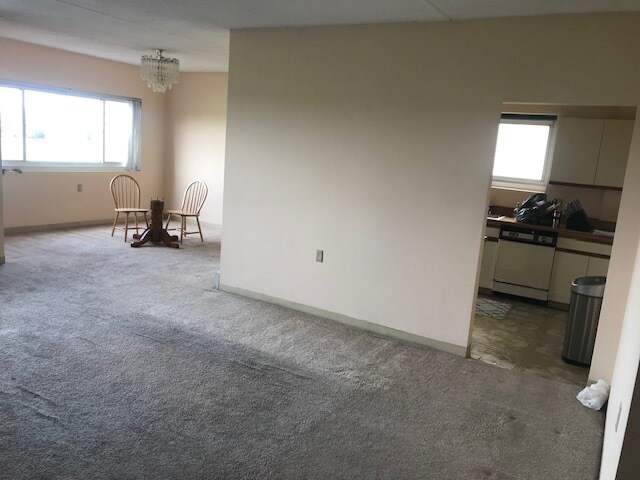 Building Photo - 100 Cove Way
