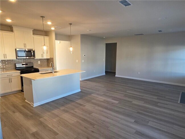 Building Photo - 1398 High Fls Ln