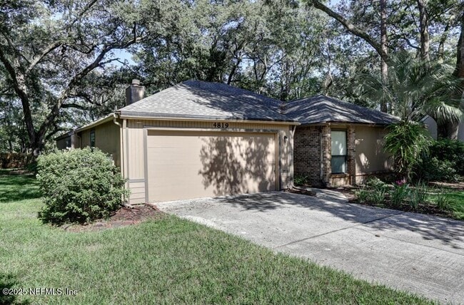 Building Photo - 4819 Wethersfield Pl W