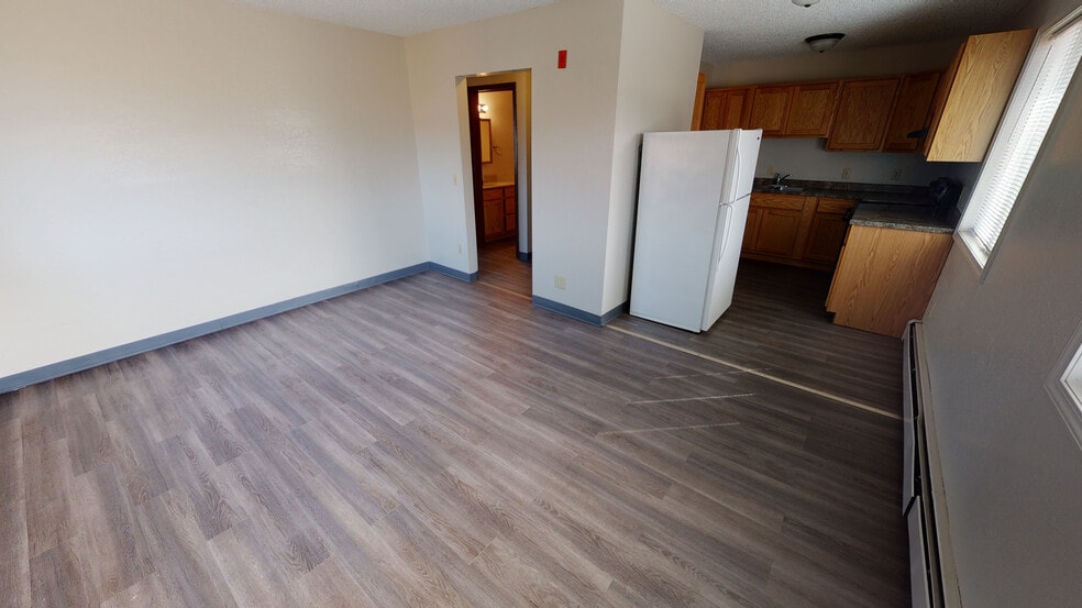 Building Photo - 412 S Thompson Ave