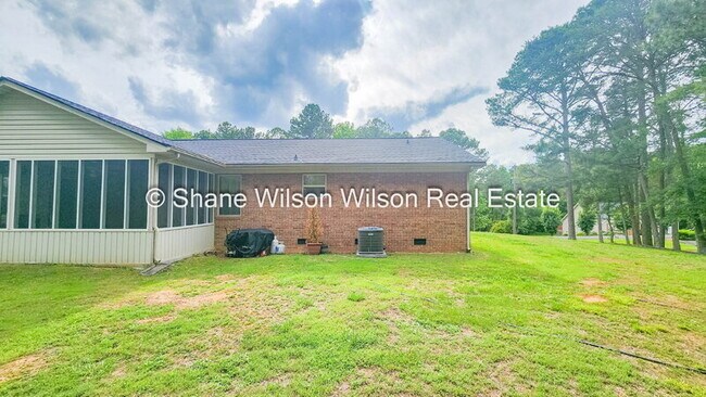 Building Photo - 2015 Kate Ann Dr