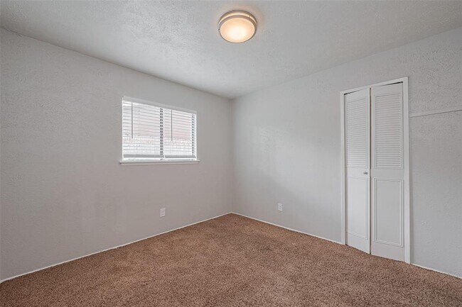 Building Photo - 3835 Cypressdale Dr