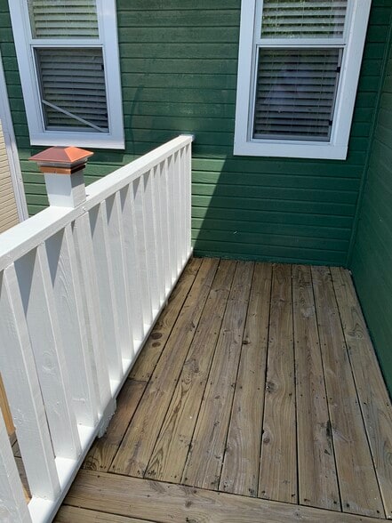 wrap around balcony - 1124 Misty Isle Dr