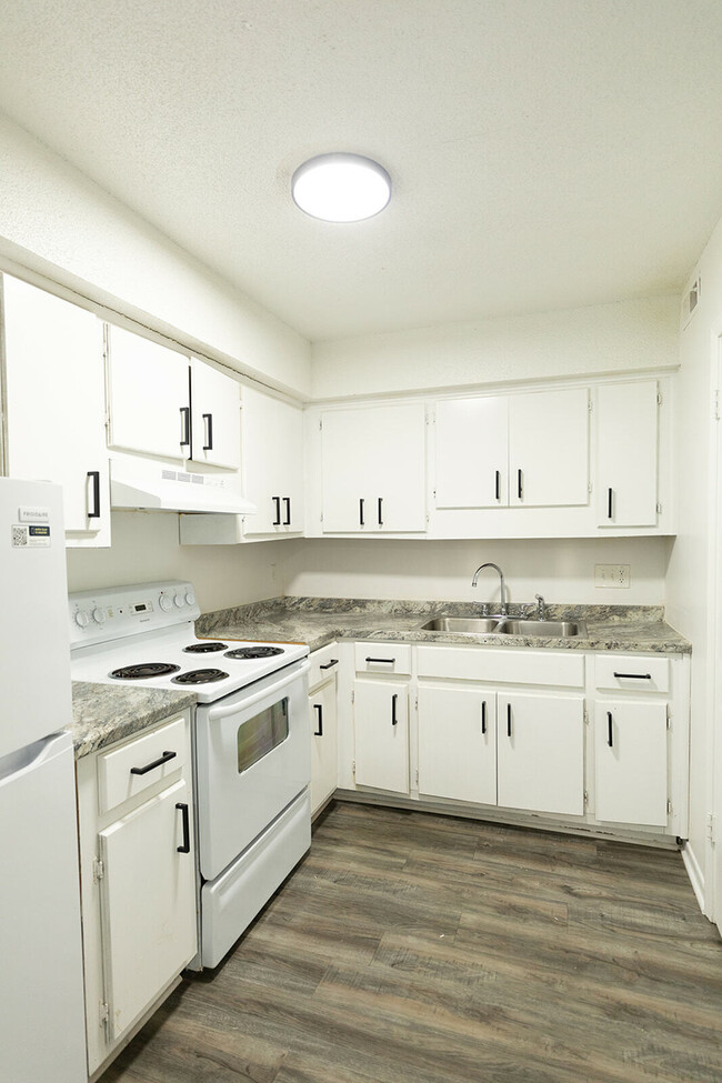 Kitchen (1) - Fairhill Apartments