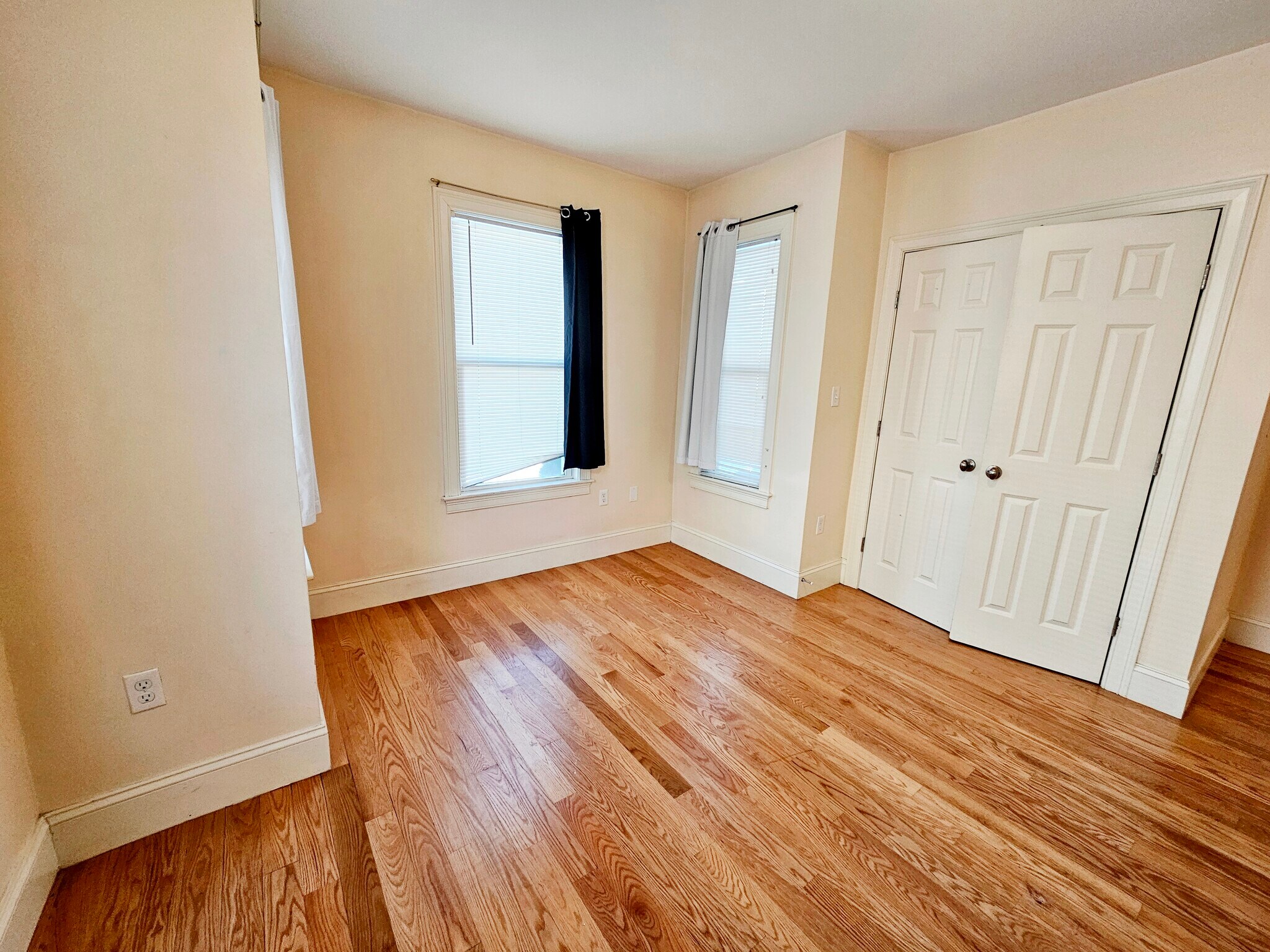 Building Photo - 35 Pratt St