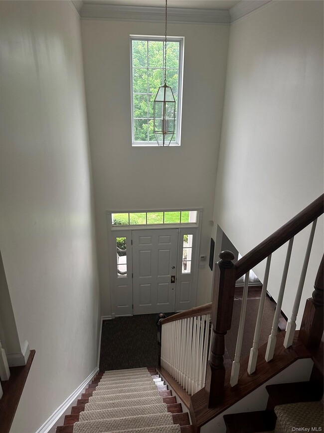 Building Photo - 633 Creekside Ln