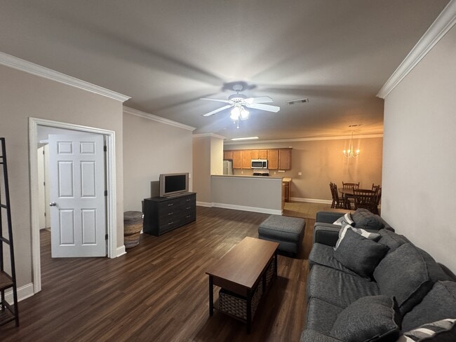Building Photo - 900 Dean Lee Dr
