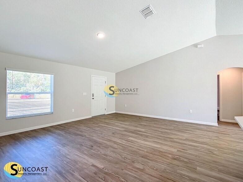 Building Photo - 119 Dogwood Dr Loop