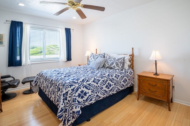 Building Photo - PERFECT OFF-SEASON OCEANFRONT ONE BEDROOM RETREAT