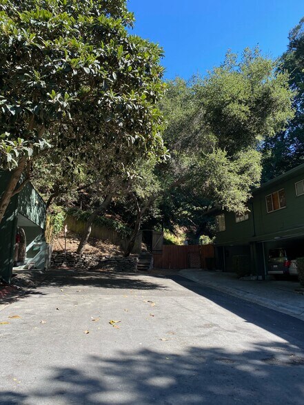 Building Photo - 2710 Le Conte Ave