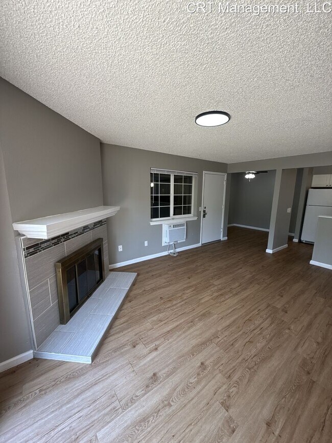 Building Photo - Updated 1 bedroom 1 bathroom first floor c...