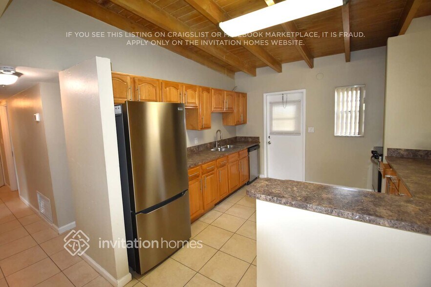 Building Photo - 3137 SW 15th Ct