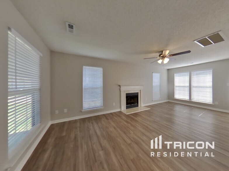 Building Photo - 2934 Hawick Commons Dr