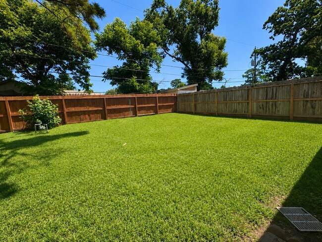 Building Photo - 1506 Ansbury Dr