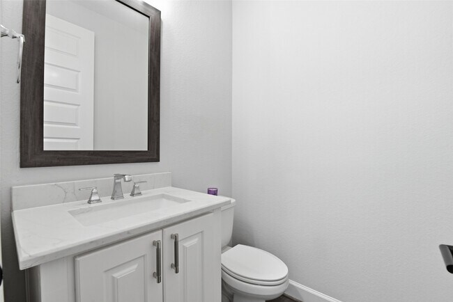 Building Photo - 2030 Green Haven Ct