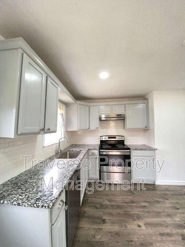 Building Photo - 145 Gordon Dr