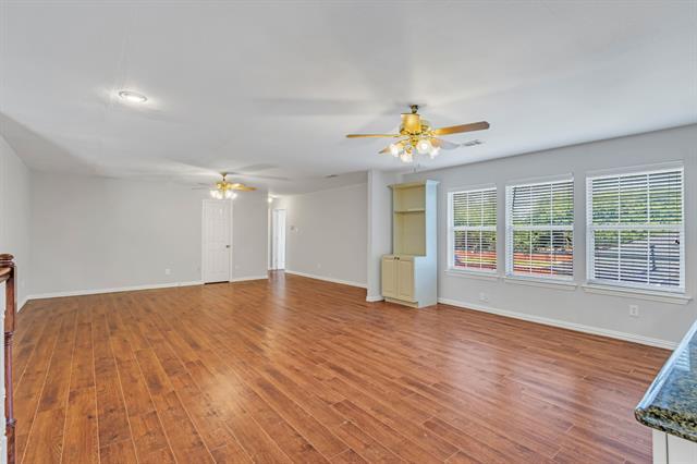 Building Photo - 4001 Mayflower Ln