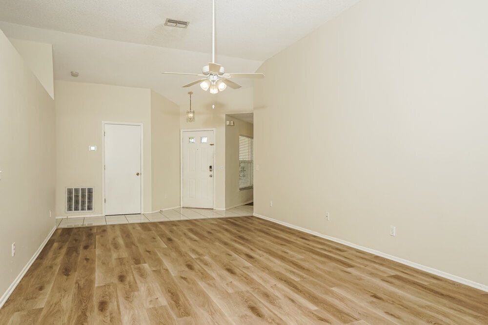 Building Photo - 4814 11th Ave Cir E
