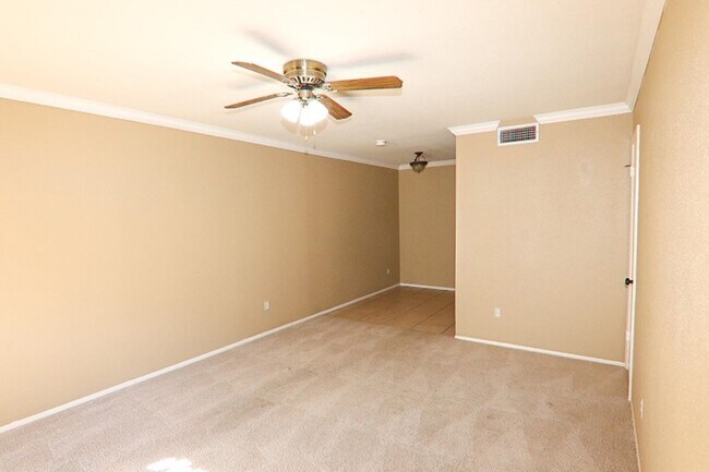 Building Photo - 8648 Glen Meadow Ln