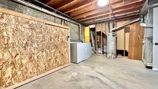 Storage unit and laundry - 6120 Hoyt St
