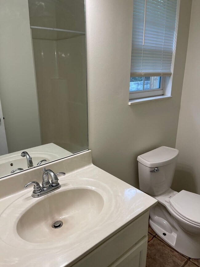 Building Photo - Powell 37849 - 3 bedroom, 2 bath home - Contact Lisa Vineyard (865) 216-9334